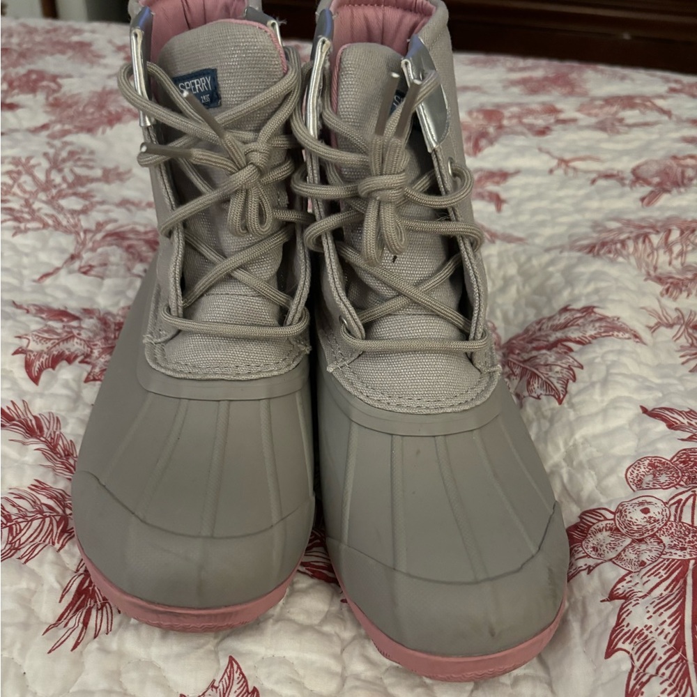 Sperry waterproof grey/silver boots, used 1 time , in perfect condition